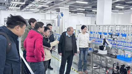 揚州經(jīng)濟技術(shù)開發(fā)區(qū)科技局李俊副局長一行訪問機械工程學院，共促工程與技術(shù)研究發(fā)展